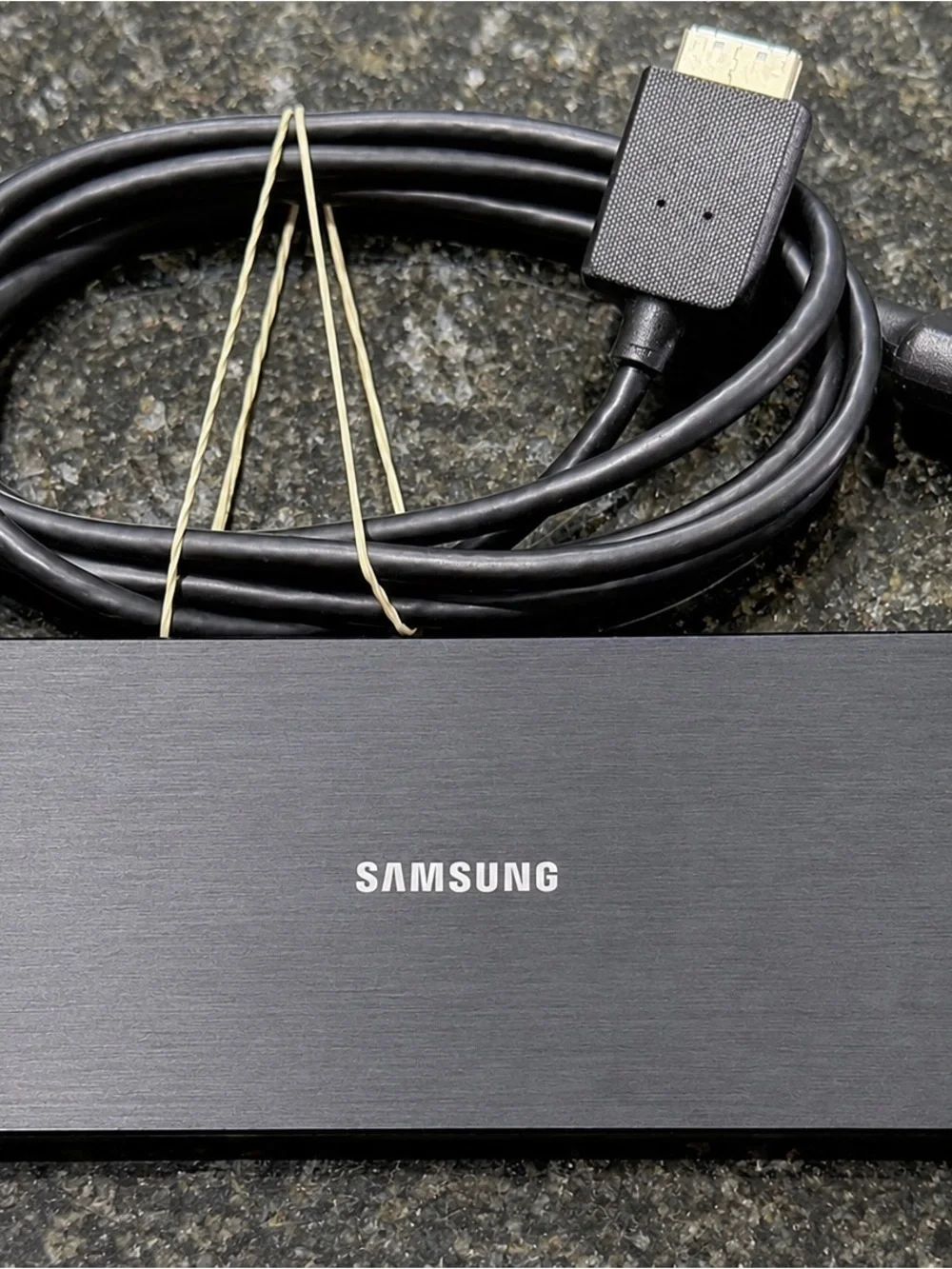 Samsung BN96-35817B One Connect Mini Box w/ OEM Cable Tested